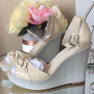 Vintage BCBG PARIS wedges